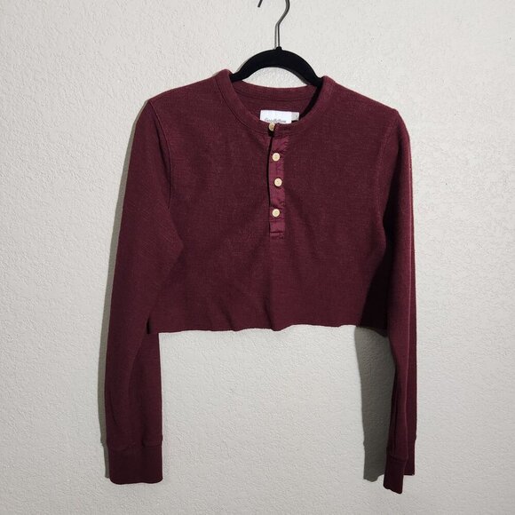 Goodfellow Cropped Top Womens Small Burgundy Long-Sleeve Henley Button-Up raw he - Picture 1 of 10